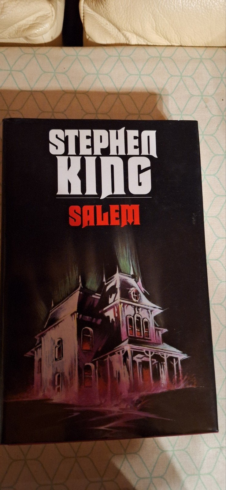 Salem, Livres, Aventure & Action, Enlèvement
