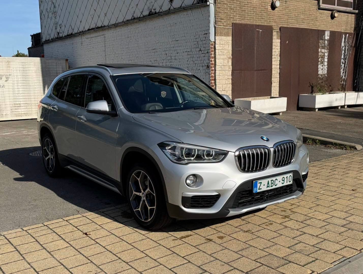 BMW X1 Sdrive 18i Automaat, Auto's, Dealer onderhouden, Leder, Bedrijf, SUV of Terreinwagen