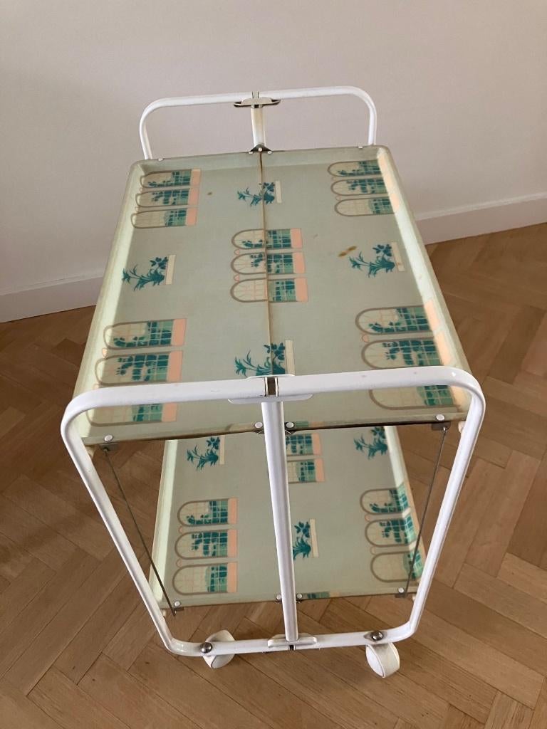 Desserte vintage sur roulettes, typique des années 1970., Enlèvement