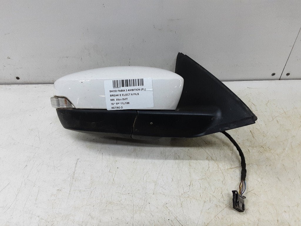 SPIEGEL RECHTS Skoda Fabia III Combi (NJ5) (01-2014/12-2022), Gebruikt, Mevr. I. Hauben, Skoda, Rue de l'Espoir 34 34
4030  GRIVEGNÉE, BE