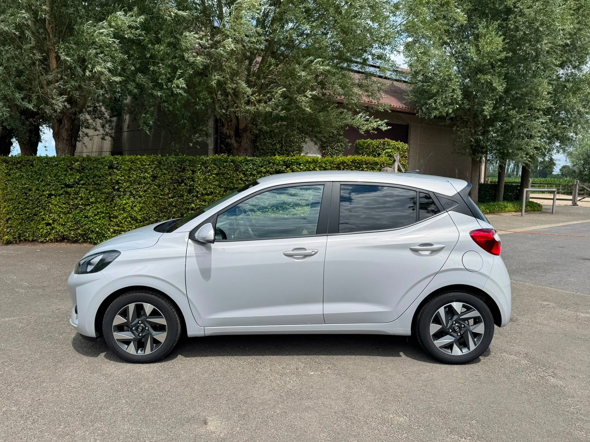 Hyundai i10 LIMITED EDITION (année de construction 2025), Autos, Hyundai, Bluetooth, Argent ou Gris, Achat, 998 cm³
