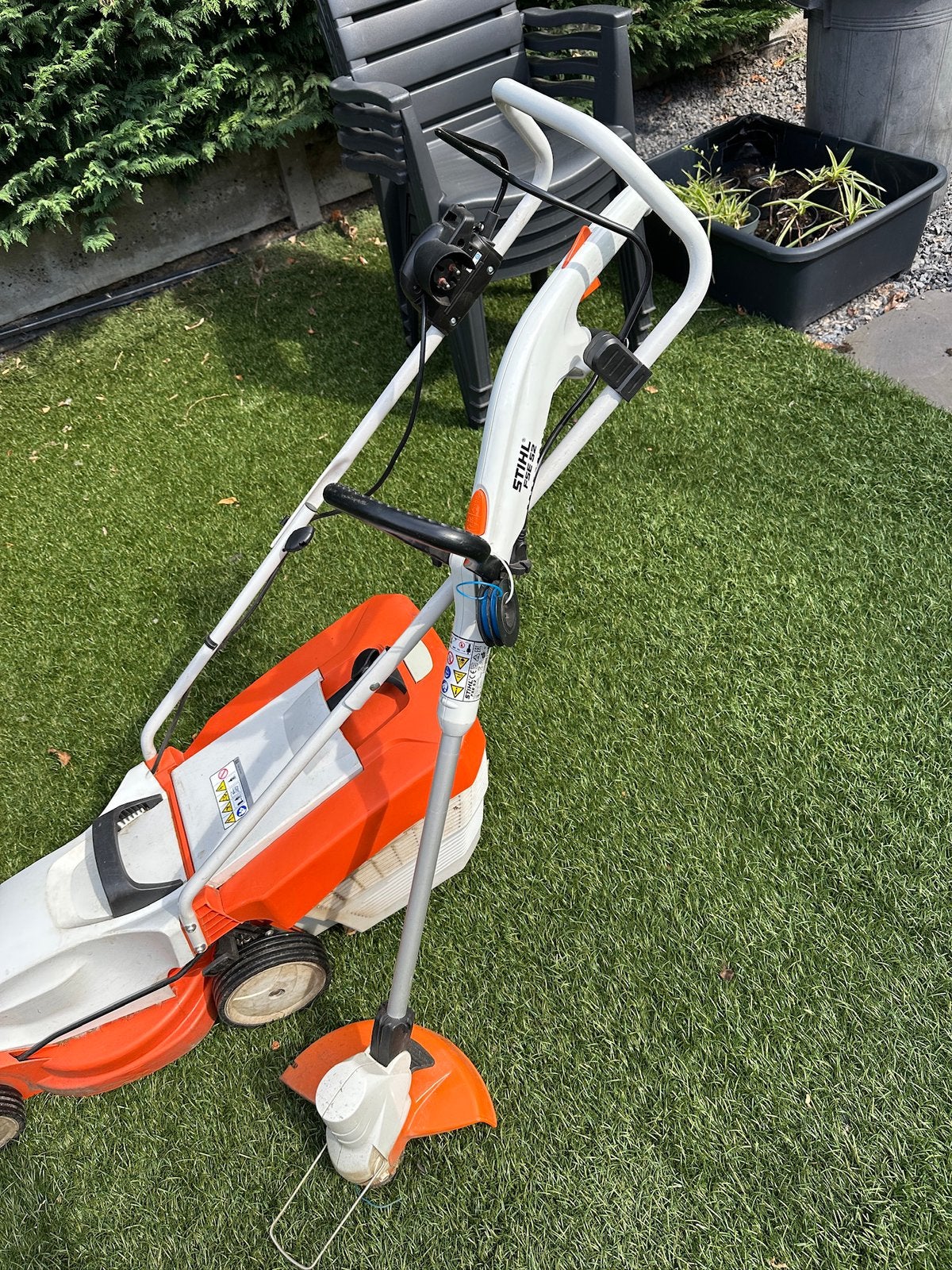 Elektrische grasmachine en grastrimmer STIHL (niet op accu!), Tuin en Terras, Ophalen, Gebruikt, Elektrische grasmaaier, Opvangbak