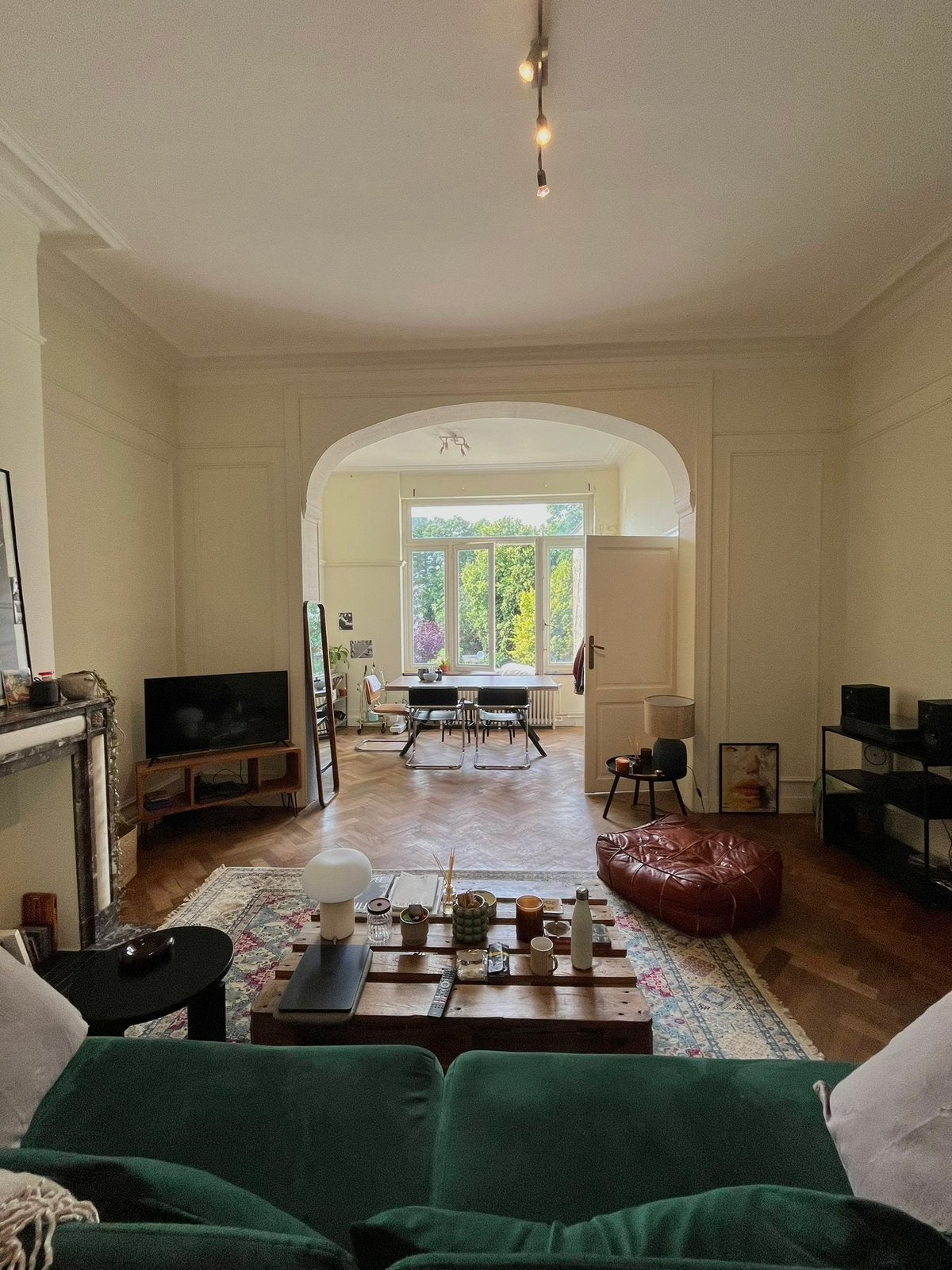 JE VENDS TOUS MES MEUBLES, Enlèvement