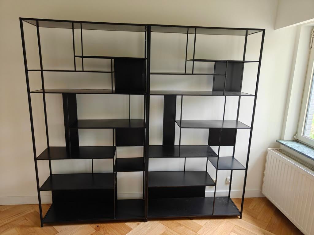 Zwarte metalen wandrek, Huis en Inrichting, Ophalen, 200 cm of meer, Zo goed als nieuw, Minder dan 150 cm