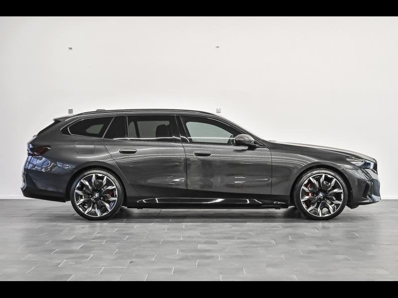 BMW 5-Serie 550e xDrive Touring / M Sport Pro, Autos, Argent ou Gris, Euro 6, Entreprise, Noir