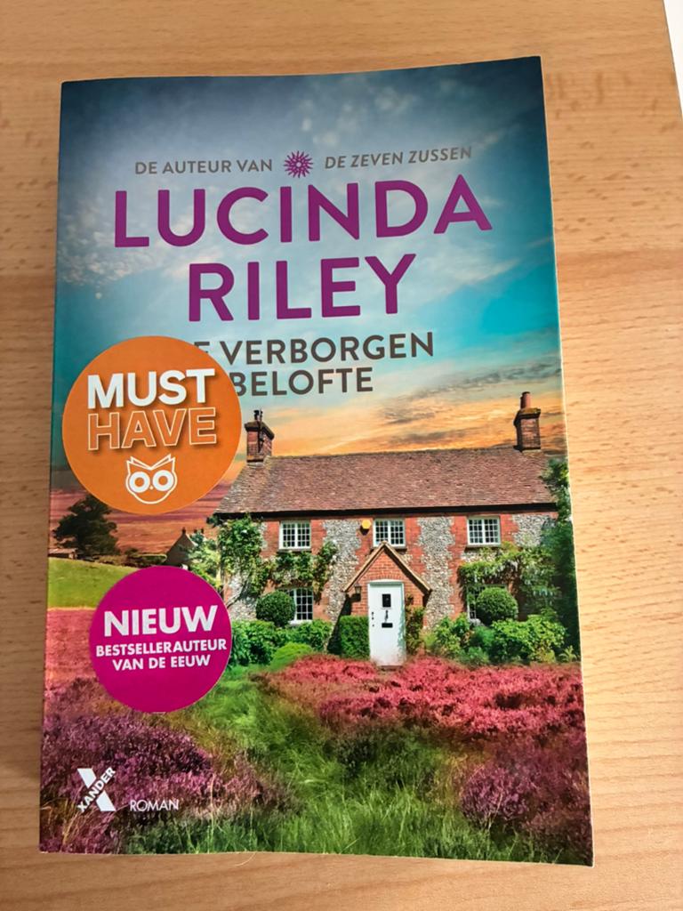 Boek Lucinda Riley, Boeken, Chicklit, Ophalen, Zo goed als nieuw