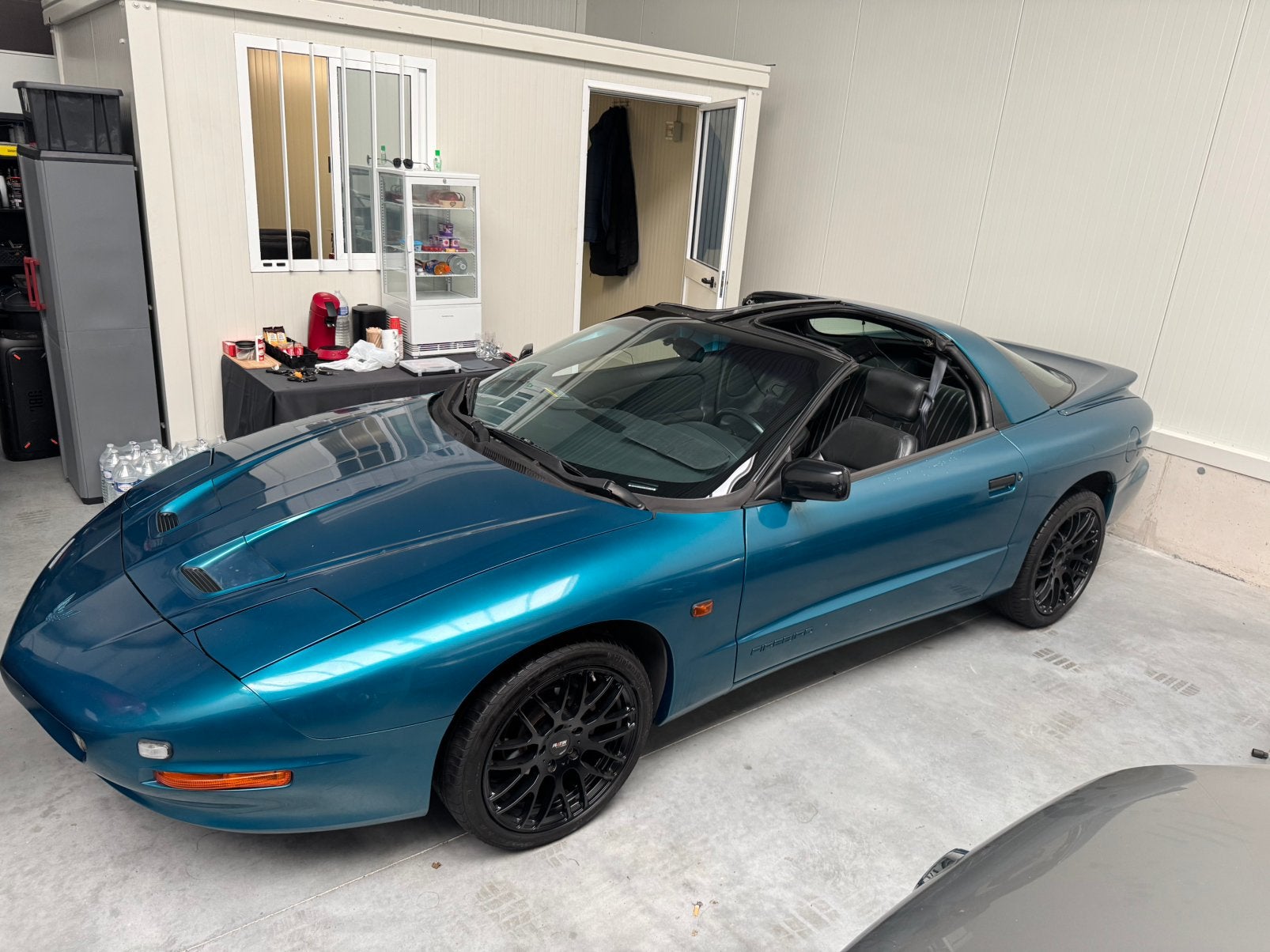 Pontiac Firebird | 24.000 km | Belgische wagen | Eerste eig., Auto's, Automaat, 4 zetels, Achterwielaandrijving, Zwart