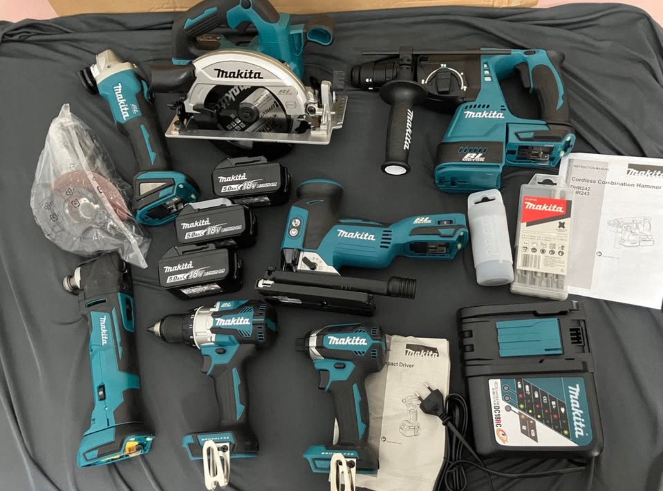 Makita 7 machine 3 batterie chargeur neveau, Enlèvement, Neuf, Makita
