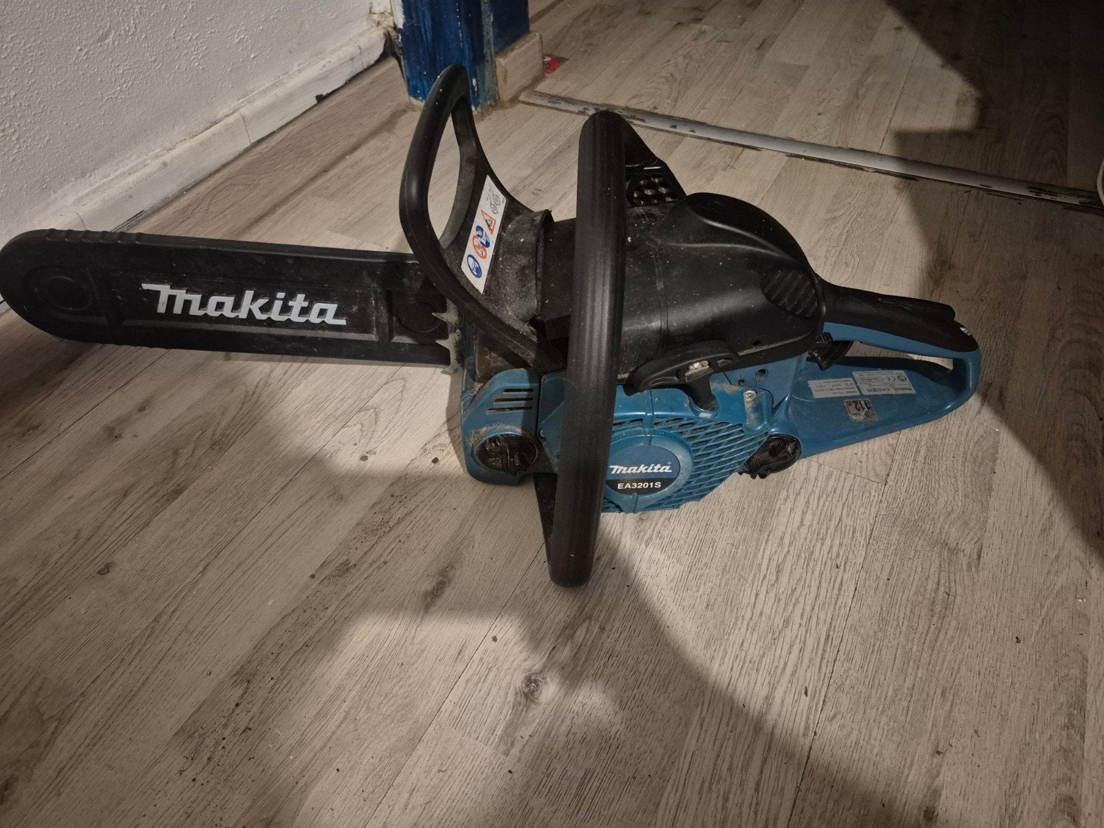 Makita kettingzaag, Ophalen, Zo goed als nieuw