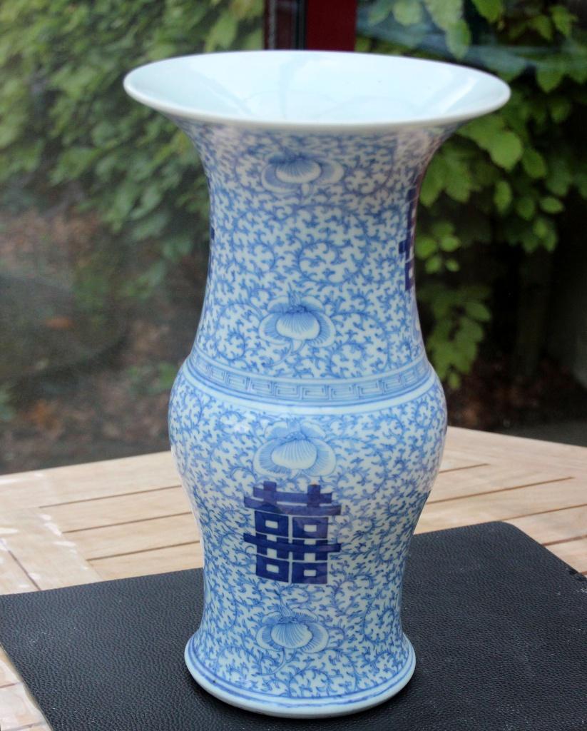 Chinese (spuug) vaas porselein blauw-wit decor 19de  eeuw, Ophalen