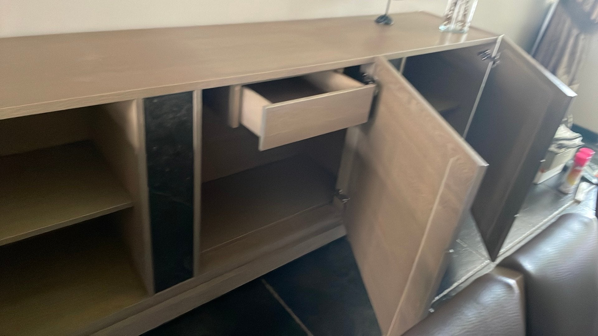 Bleek houten dressoir, Enlèvement, Comme neuf