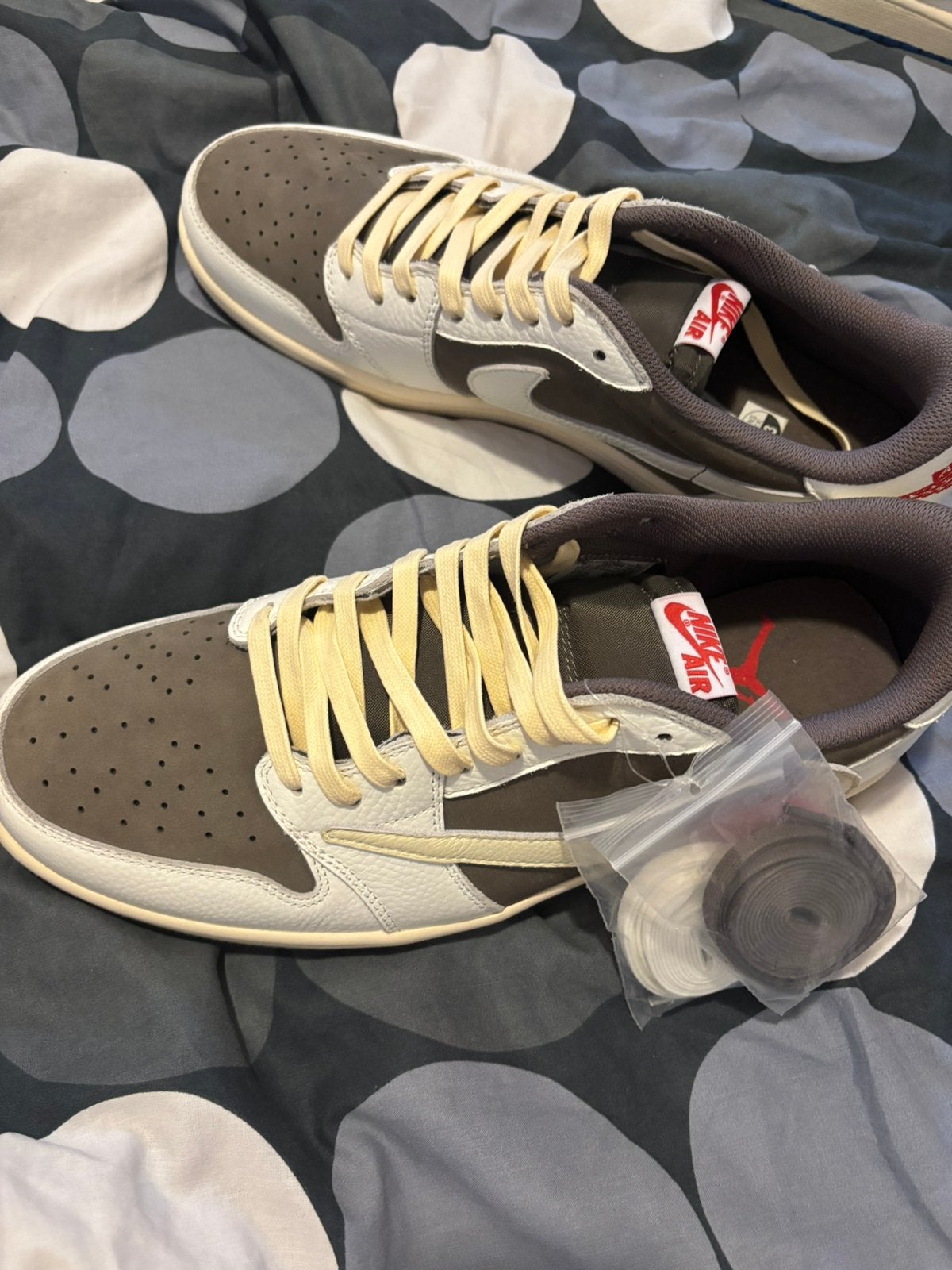 Maat 46 Travis Scott nikes, Enlèvement, Comme neuf