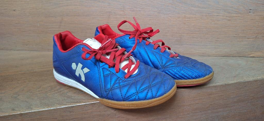 Indoor voetbalschoenen (vlakke zool) / zaalvoetbal maat 36, Ophalen of Verzenden, Gebruikt, Schoenen
