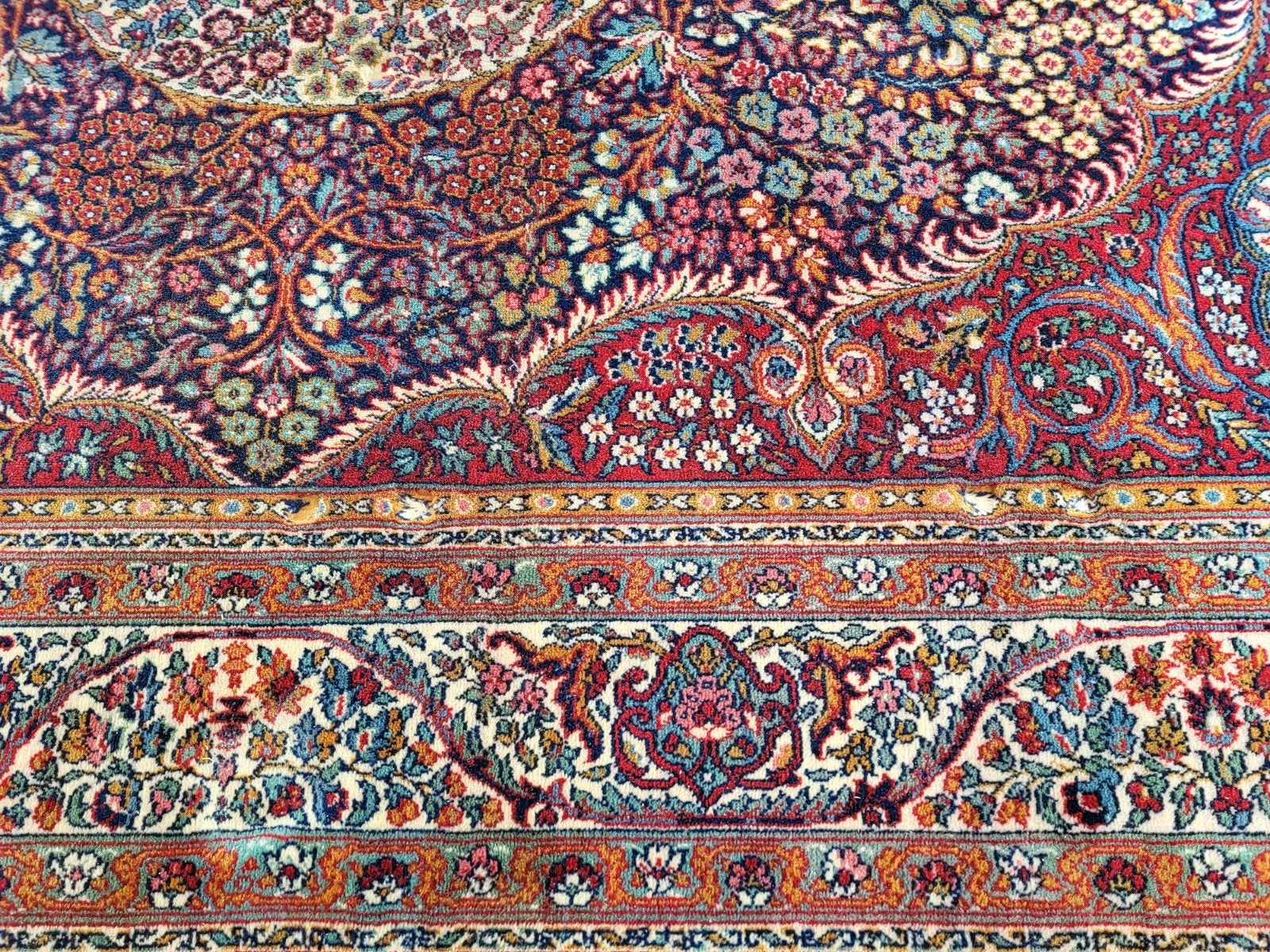 tapis Lahor Samarcande Louis de Poortere, Enlèvement