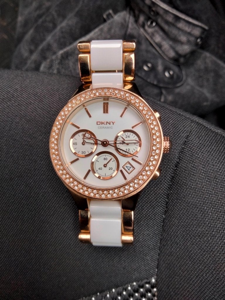 DKNY horloge, Bijoux, Sacs & Beauté, Montres | Femmes, Montre-bracelet, DKNY, Enlèvement, Acier