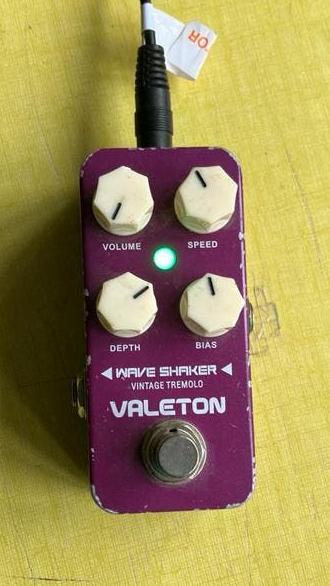 Petit tremolo Valeton Wave Shaker, Musique & Instruments, Effets, Enlèvement, Utilisé