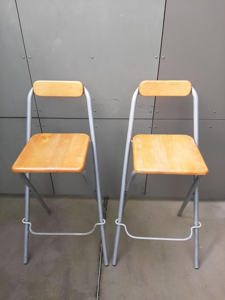 TABOURET AU LOOK INDUSTRIEL, Avec repose-pieds, 2 tabourets, Enlèvement, Utilisé
