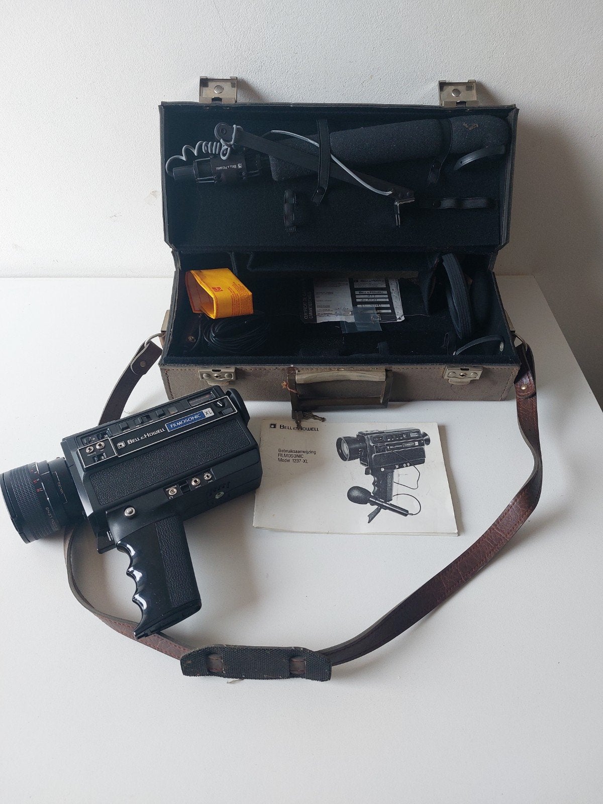 Bell en Howel Filmsonic 1237-XL retro camera, Audio, Tv en Foto, Ophalen, 8mm, Camera