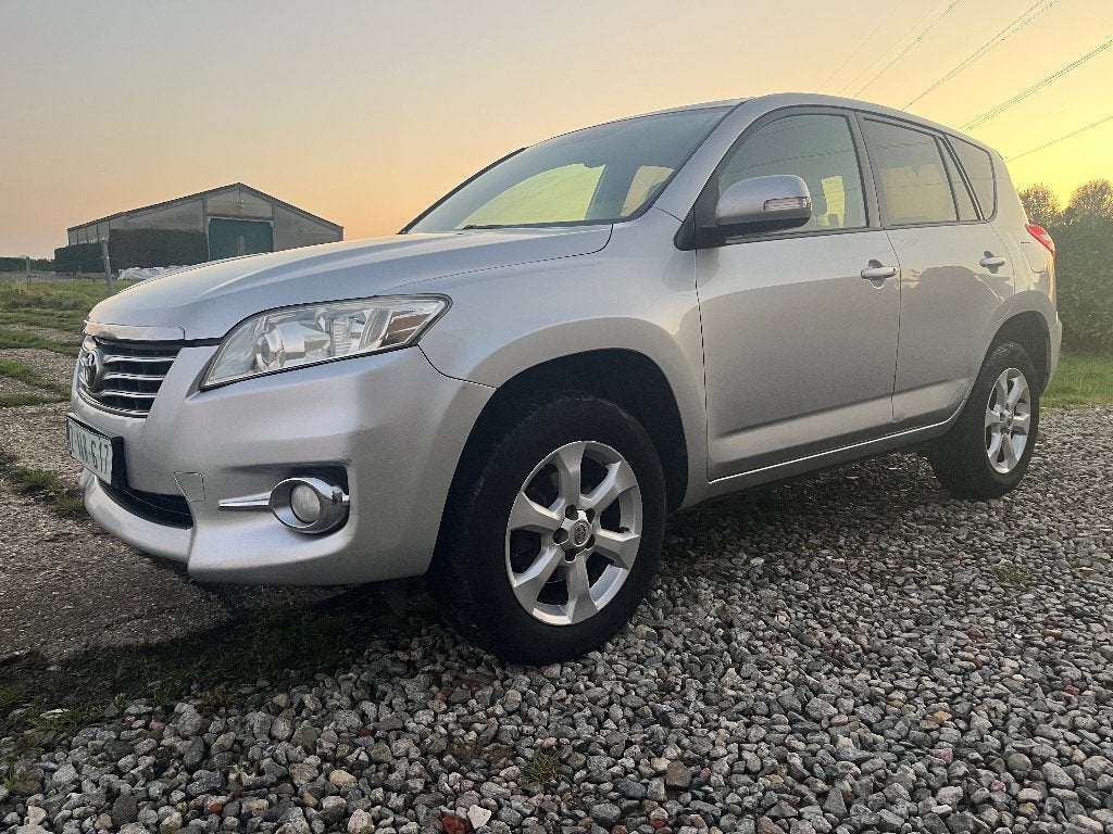Toyota RAV4 2.2 Diesel ⛽️, Auto's, Euro 5, Zwart, Bedrijf, 5 deurs