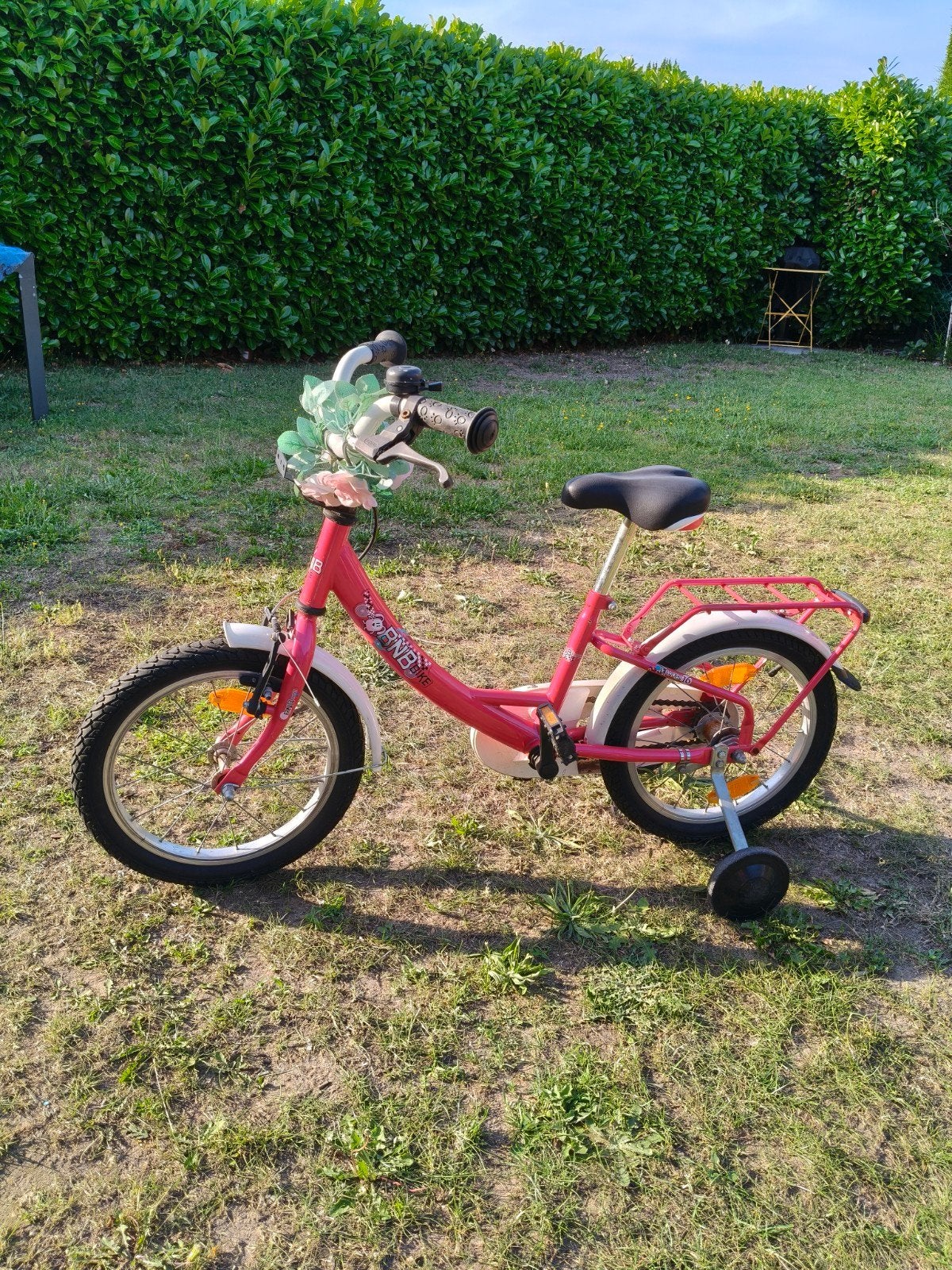 Rood kinderfietsje 16 inch met zijwieltjes, Fietsen en Brommers, Fietsen | Kinderfietsjes, Ophalen, Terugtraprem, Zijwieltjes