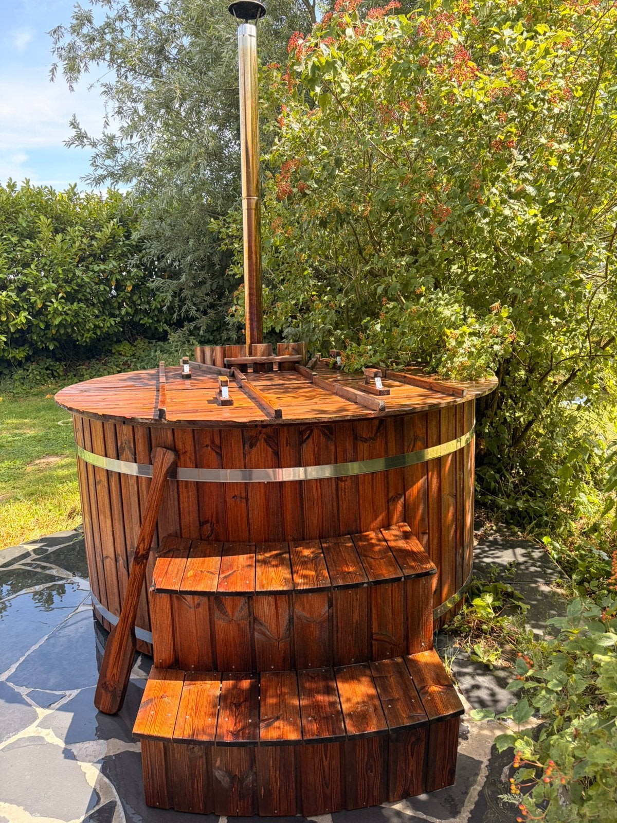 Houtgestookte hottub ,  volledig in hout , zitbank, 8 pers., Ophalen, Gebruikt, Trap, Vast