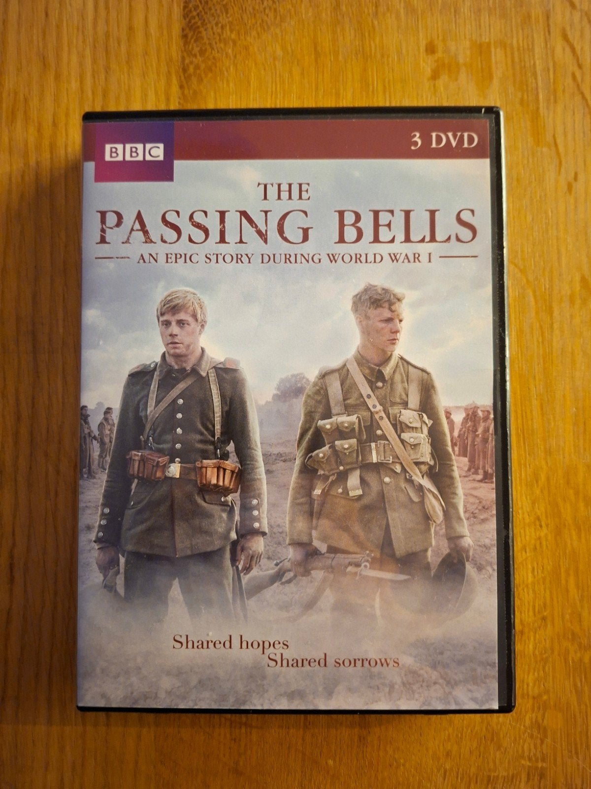 DVD  - BOX  - THE PASSING BELLS  - AN EPIC WW1 STORY, Enlèvement ou Envoi, Avant 1940, À partir de 12 ans, Anglais