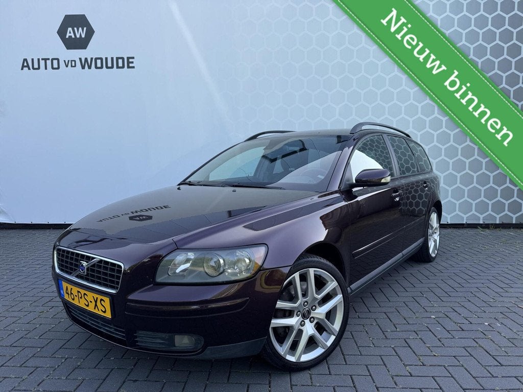 Volvo V50 2.5 T5 221PK Momentum stuurwielbediening, Auto's, Volvo, Voorwielaandrijving, Stof, Gebruikt, Zwart