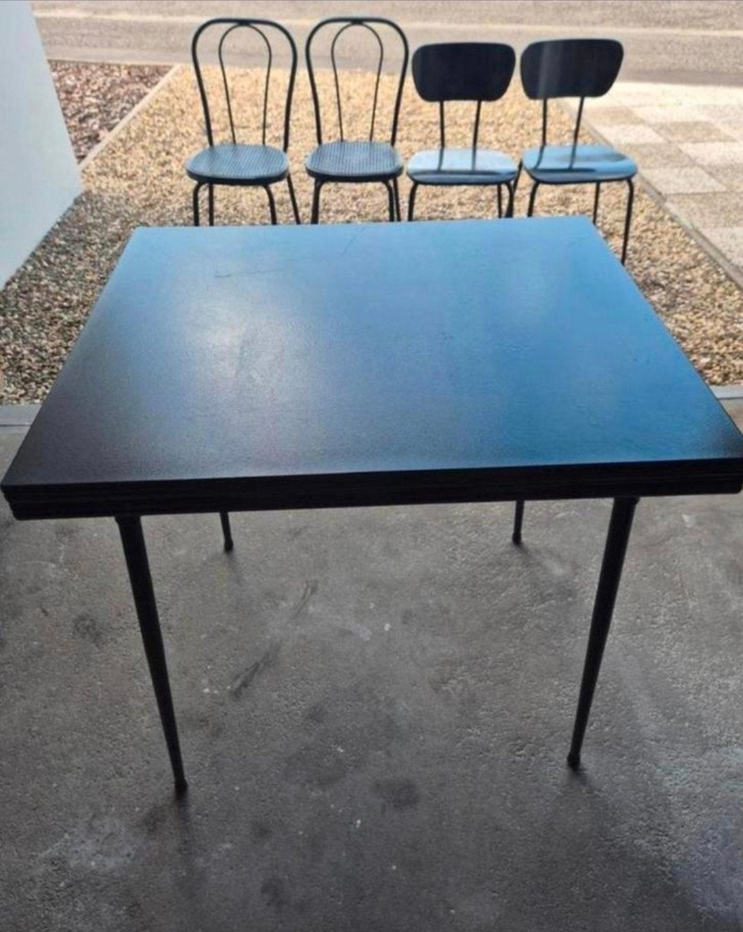 Table avec 4 chaises noir., Enlèvement, Utilisé
