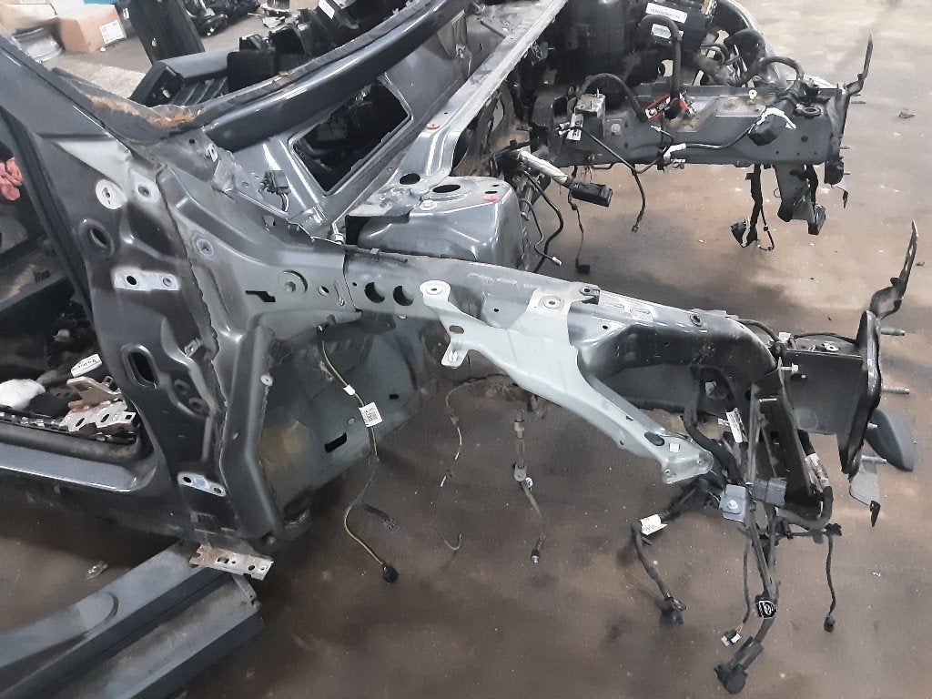 PARE BOUE AVANT DROIT Ford Focus 4 (01-2018/12-2025), Garde-boue, Avant, Henry-Ford-Straße  1
50735  Köln, DE, Ford-Werke GmbH