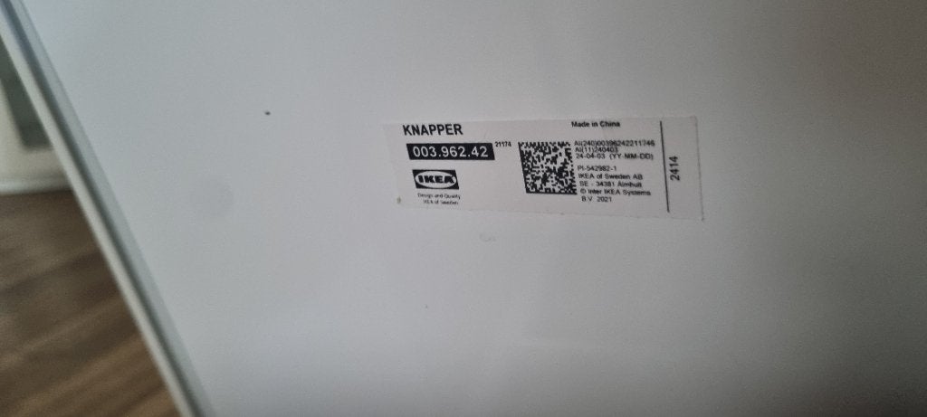 IKEA KNAPPER staande spiegel met kledingrek – wit, Ophalen, Zo goed als nieuw