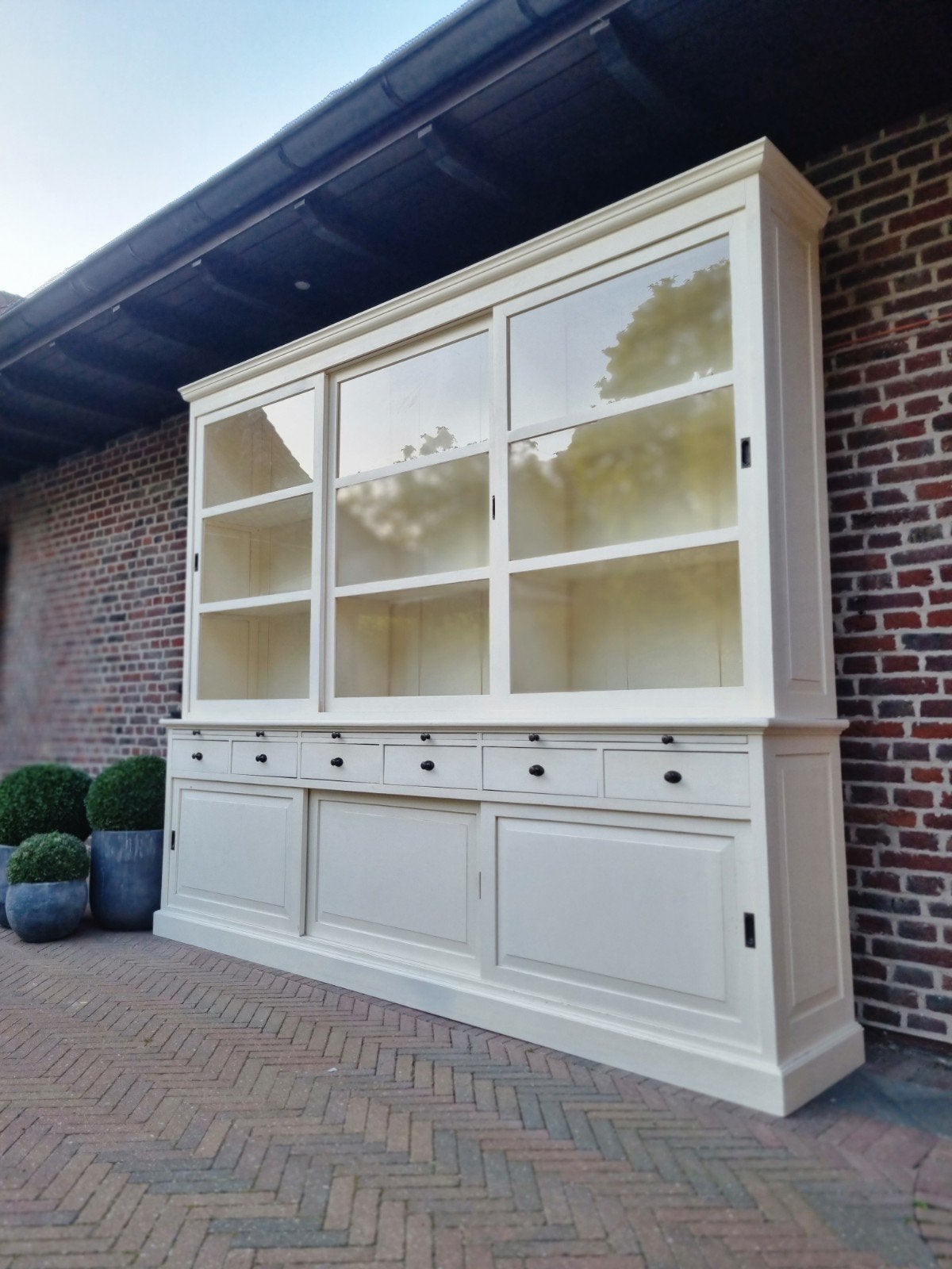Buffet/vitrine en teck LIVRAISON GRATUITE, Teck, 25 à 50 cm, 200 cm ou plus, Avec tablette(s)