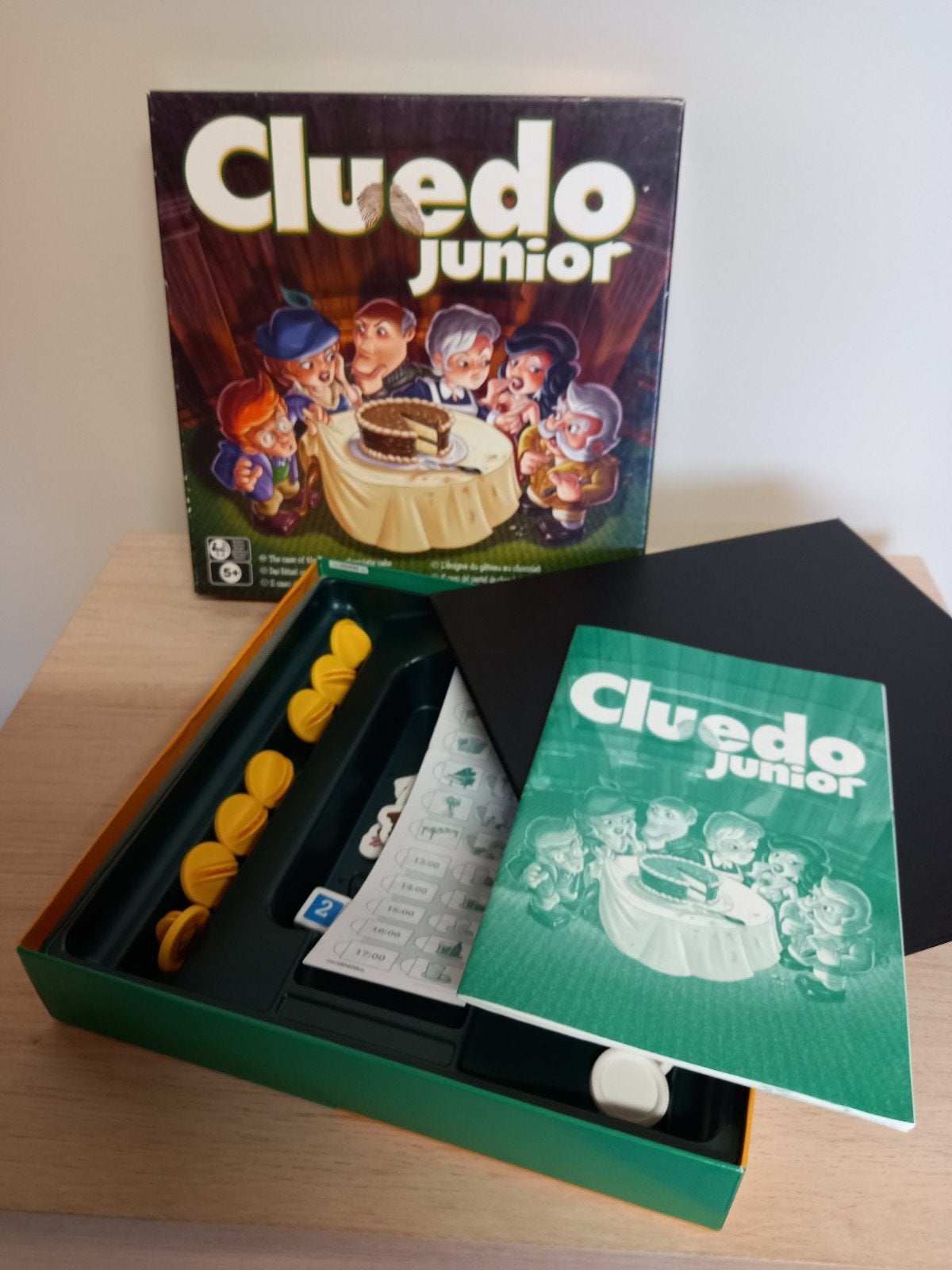 Cluedo junior - le morceau de gâteau au chocolat volé, Trois ou quatre joueurs, Enlèvement, Comme neuf, Parker