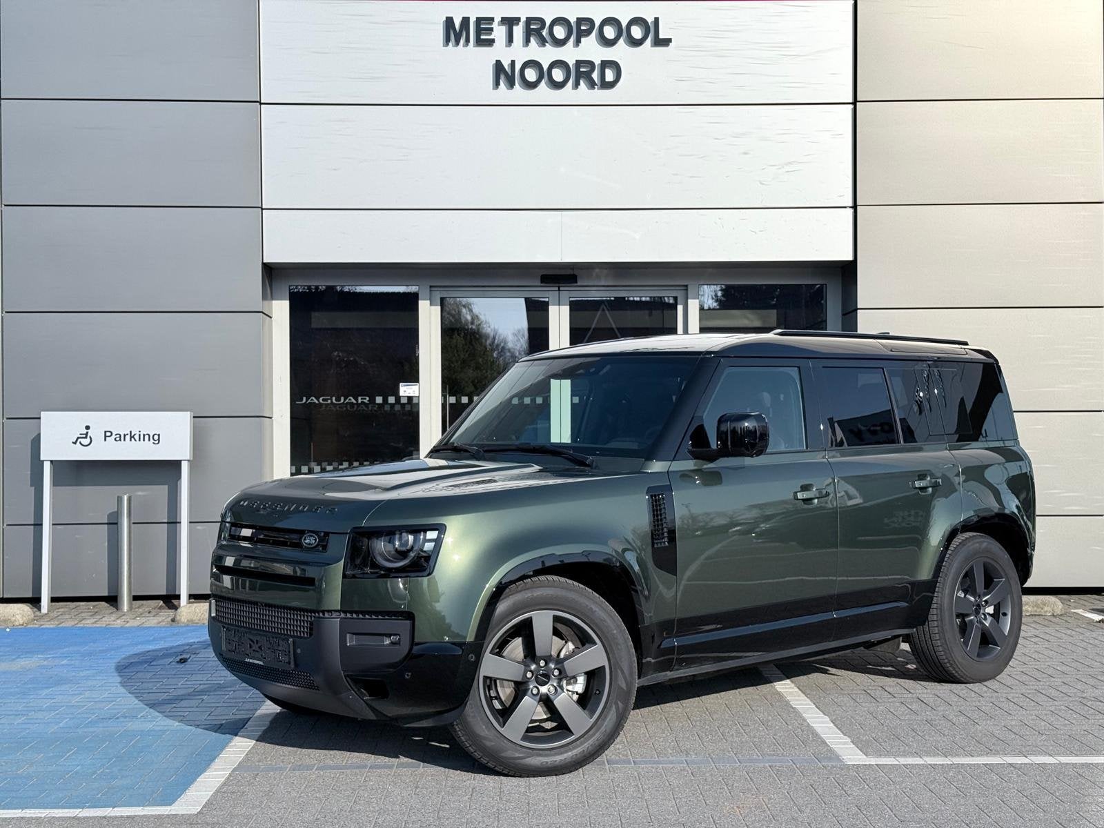 Land Rover Defender // D250 X-Dynamic SE, Start-stop-systeem, https://public.car-pass.be/vhr/e6c9a0b1-6243-4f59-b1b0-c8e5e499a609