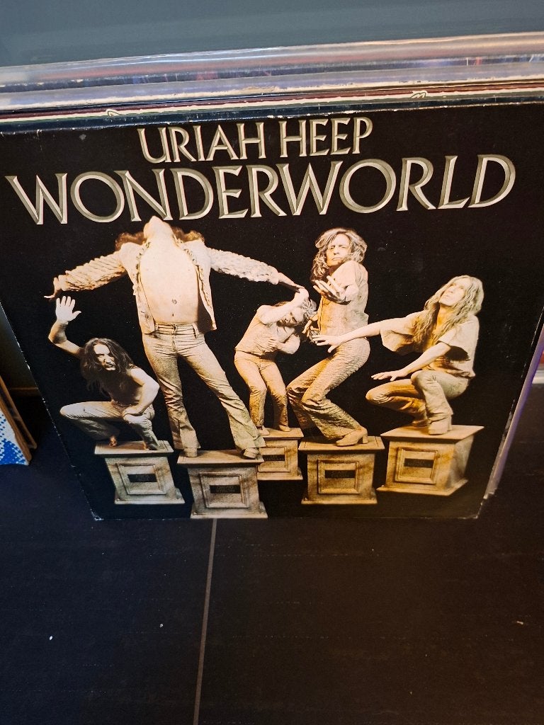 lp - uriah heep - wonderworld - vak 4, LP, Gebruikt, Hardrock, Ophalen of Verzenden