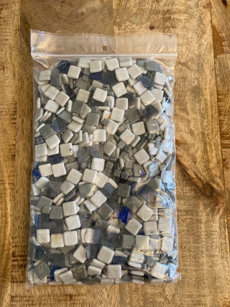 Micro Keramische Mozaïeksteentjes 5x5mm – Mix Blauw & Grijs, Ophalen of Verzenden, Zo goed als nieuw, Grijs, Knutselmateriaal