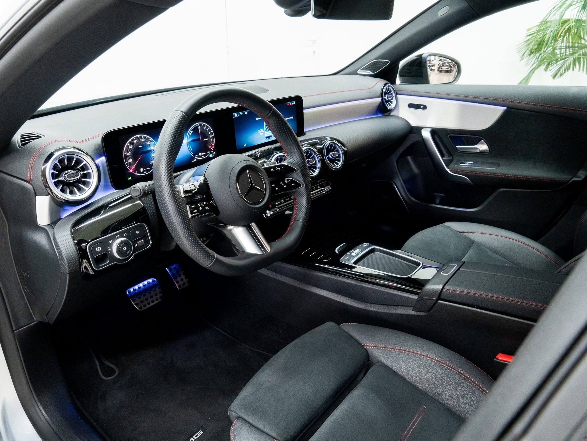 Mercedes-Benz CLA-Klasse 250 e Coupé AMG Night 19" Burmeste, Autos, Achat, 4 portes, Entreprise, Carnet d'entretien