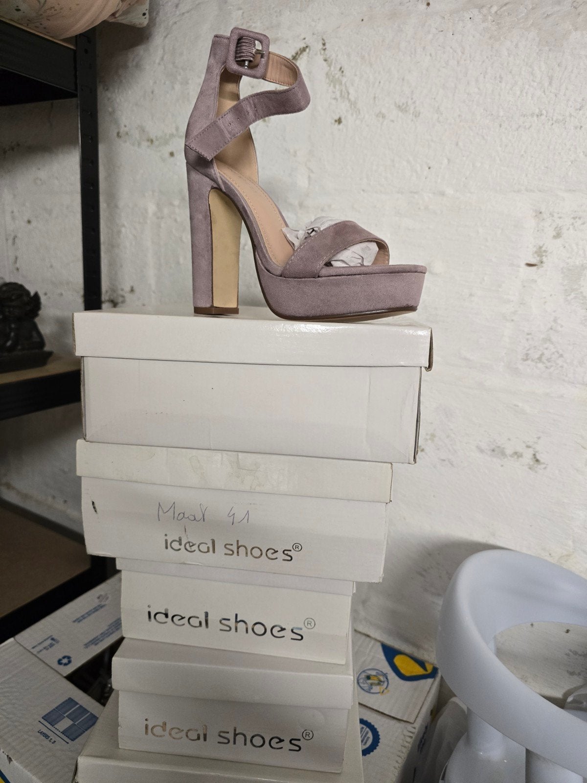 5 paires de chaussures neuves, Enlèvement