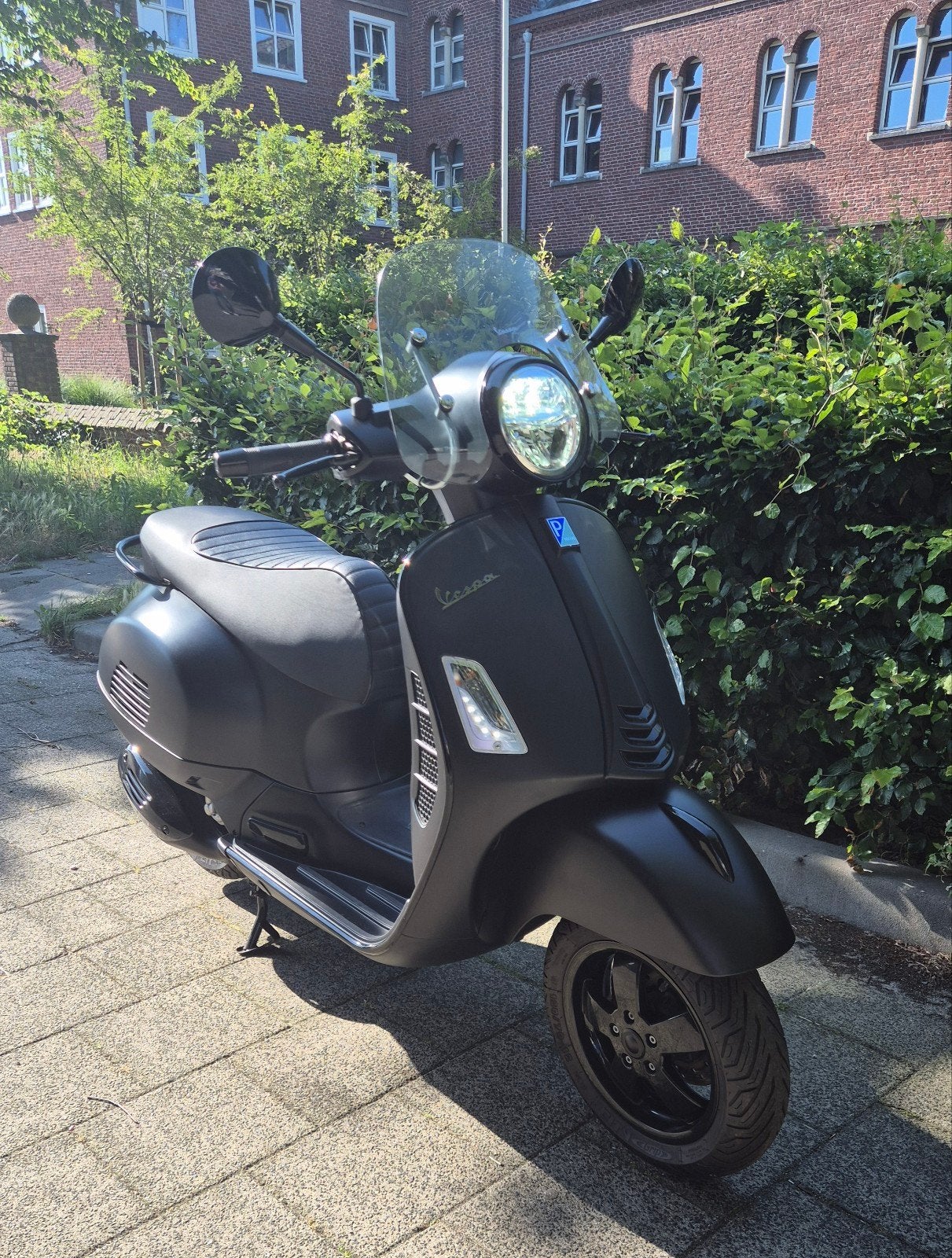 Vespa Gts300 Hpe Notte, Motoren, 300 cc, Gebruikt, Particulier, Automaat