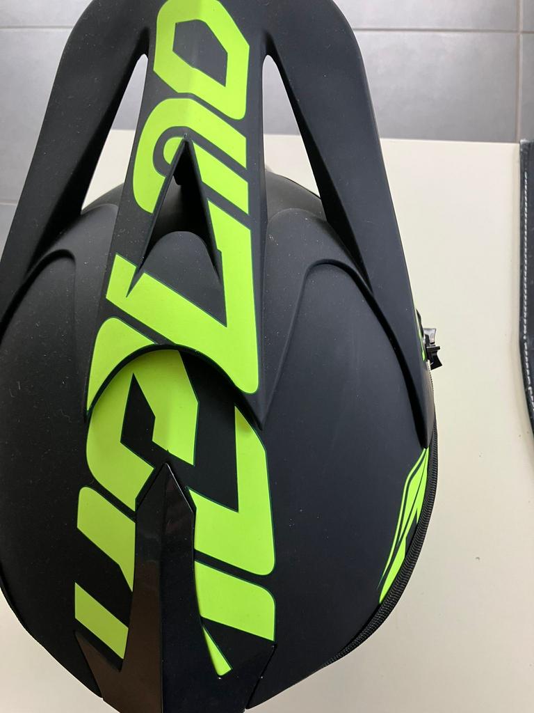 Downhill helm, Fietsen en Brommers, Ophalen, Nieuw