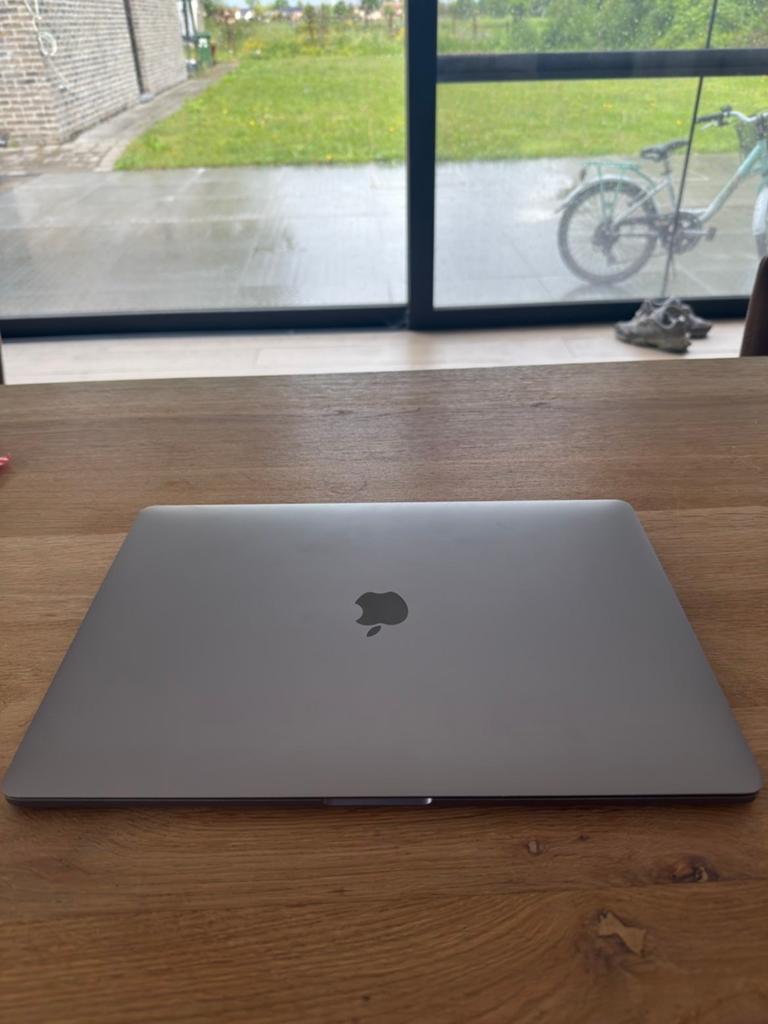 Macbook Pro 2017 (15-inch), Informatique & Logiciels, Apple Macbooks, MacBook Pro, 256 GB, Enlèvement, Utilisé