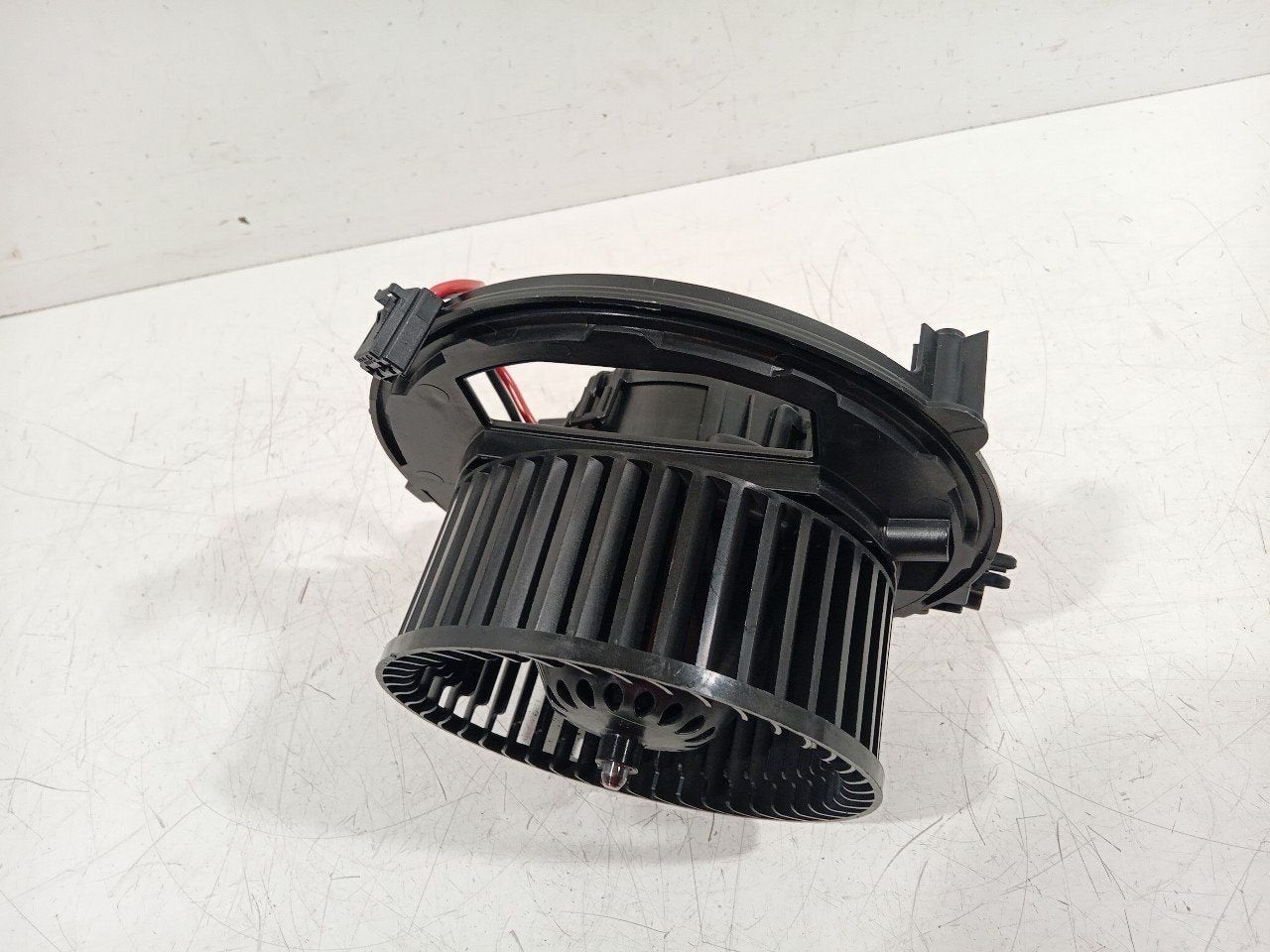 Kachel ventilator motor Seat Ateca, Onderdelen@venauto.nl, Van der Ven Autorecycling B.V., Ettenseweg 76, 4706 PB Roosendaal, The Netherlands