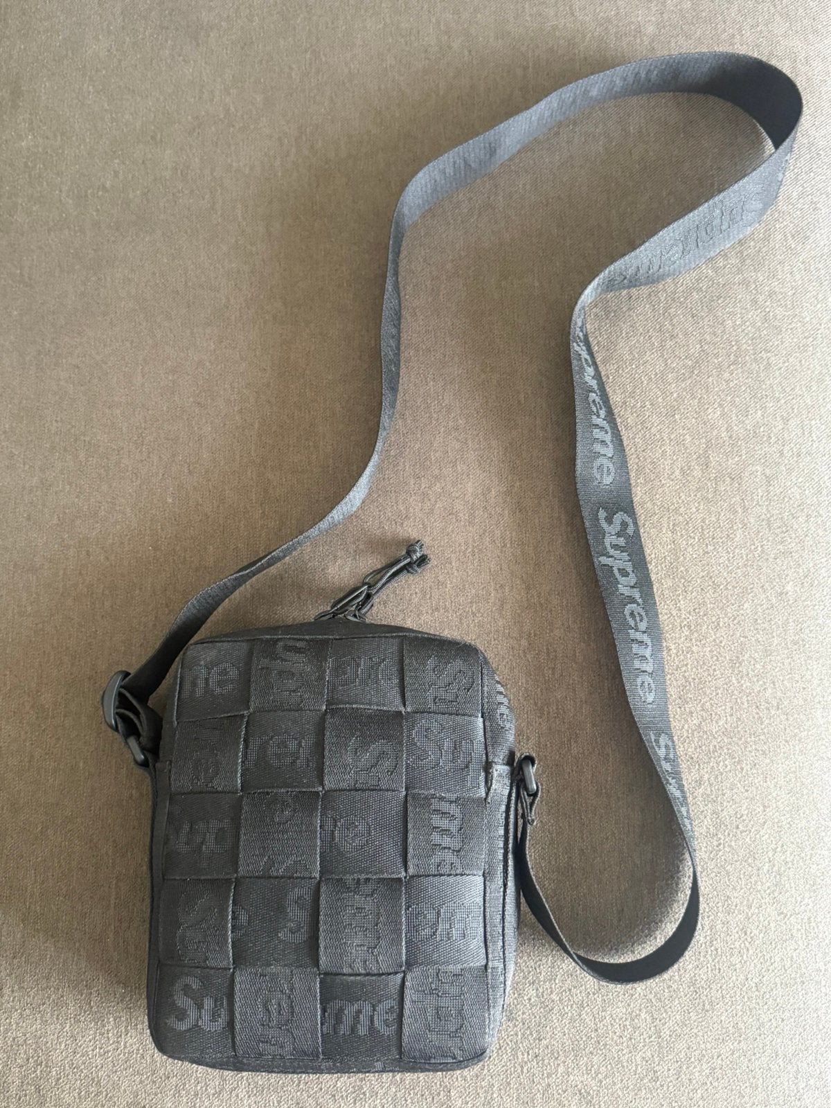 Supreme SS23 Woven Shoulder Bag, Ophalen of Verzenden, Zo goed als nieuw, Zwart, Overige merken