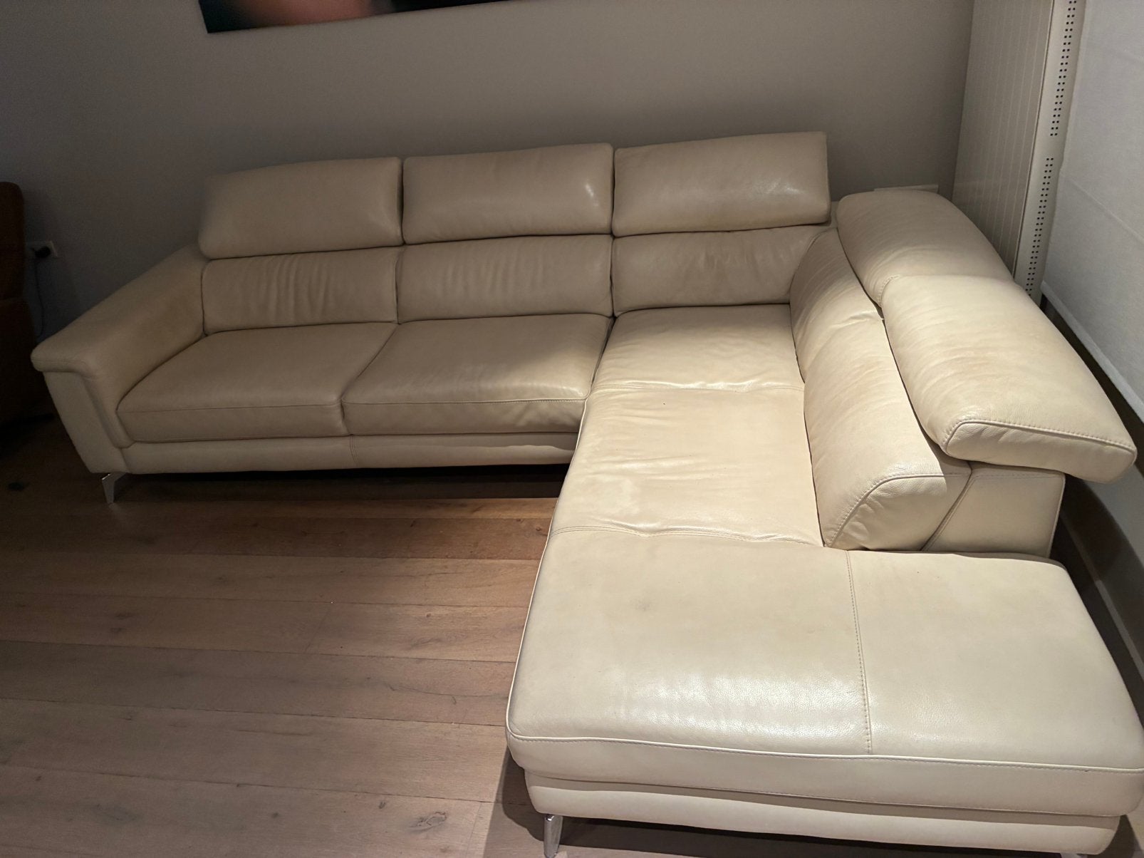 Hoeksalon, Ophalen, Zo goed als nieuw