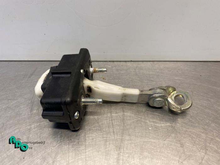 Butée 2portes gauche d'un Fiat Punto Grande (Punto Grande 0, -, 3 mois de garantie, Utilisé, Fiat