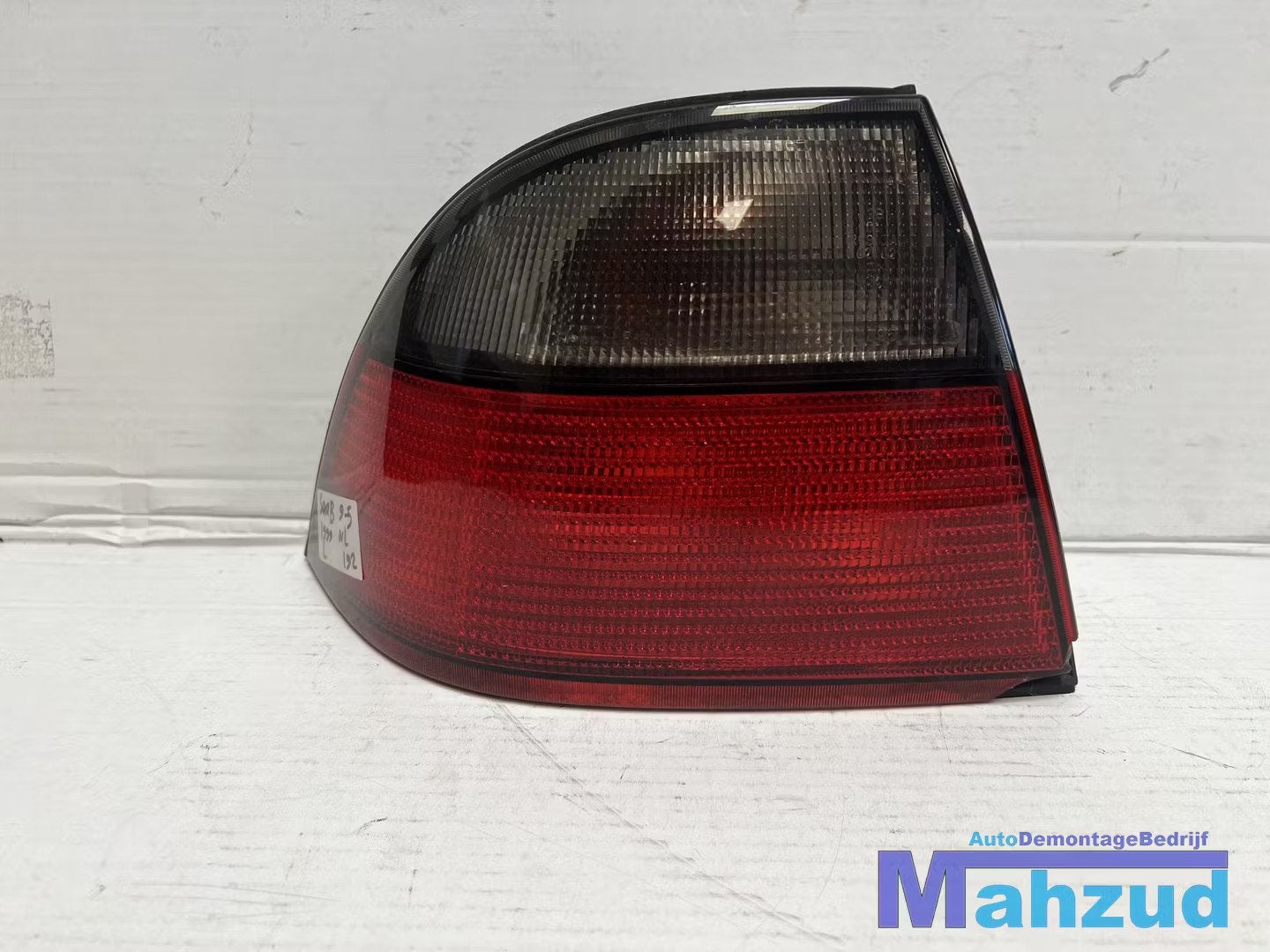 SAAB 9-5 links buiten achterlicht left backlight, Saab Automobile AB (defunct), Saabvagen 1
461 80  Trollhattan, SE, Utilisé, Info@saab.com
