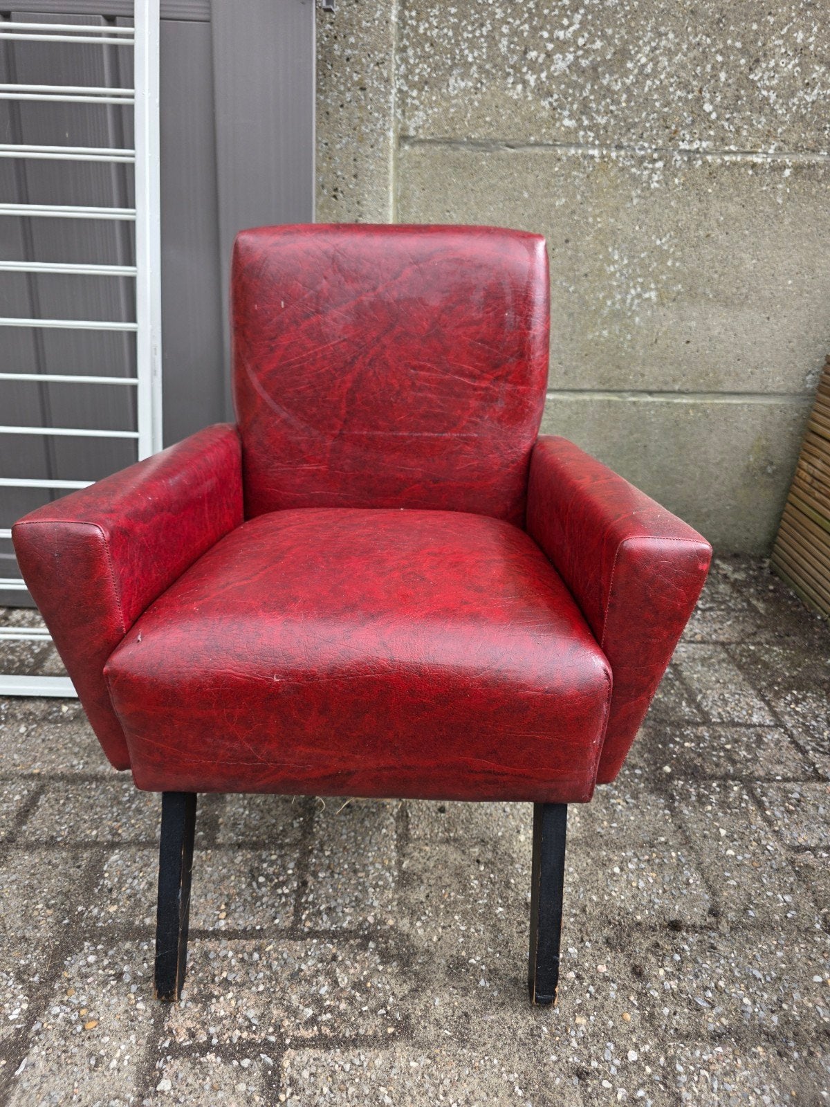 vintage lederen kinderstoel rood, Ophalen