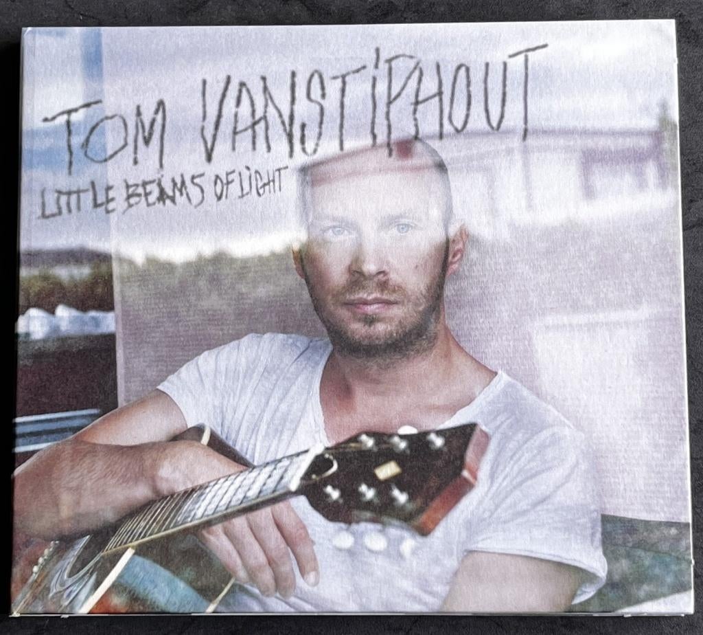 Tom Vanstiphout - Little Beams Of Light (Milow/Bryan Ferry), CD & DVD, CD | Rock, Enlèvement ou Envoi, Comme neuf, Chanteur-compositeur