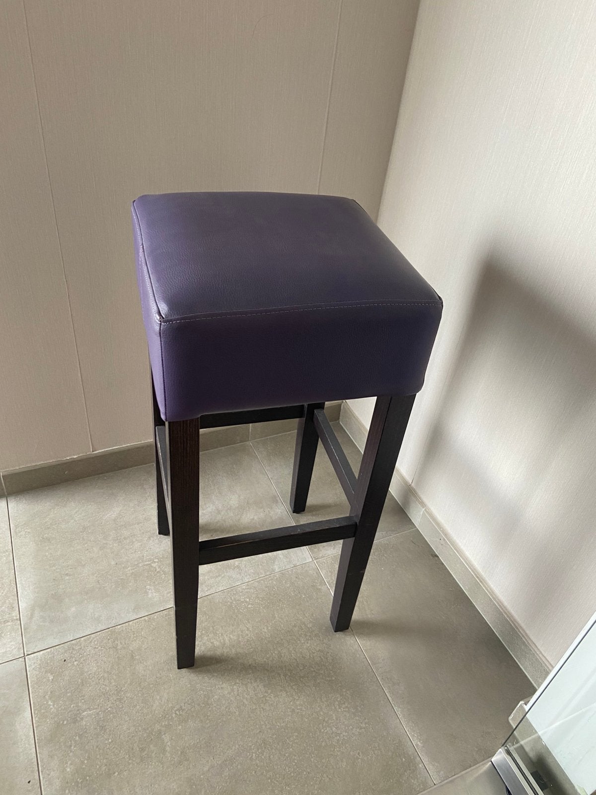 6 hoge barkrukken paars, Maison & Meubles, Tabourets de bar, Enlèvement, Utilisé, Cuir, 60 à 90 cm