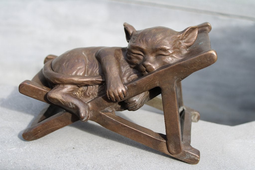 chat en bronze dans un transat ..., Jardin & Terrasse, Enlèvement ou Envoi, Neuf