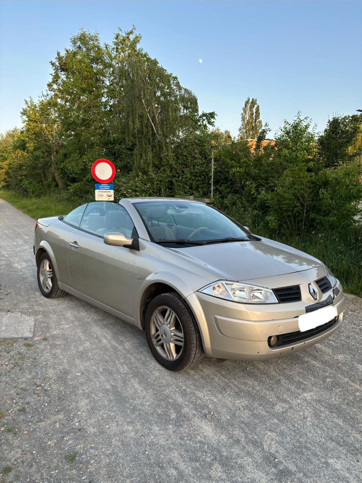 Renault Megane Cabrio 1.6 Benzine, Auto's, Renault, Voorwielaandrijving, Beige, Cabriolet, Leder en Stof